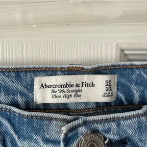 Abercrombie & Fitch Jeans The 90’s Straight Ultra High Rise, Size 30